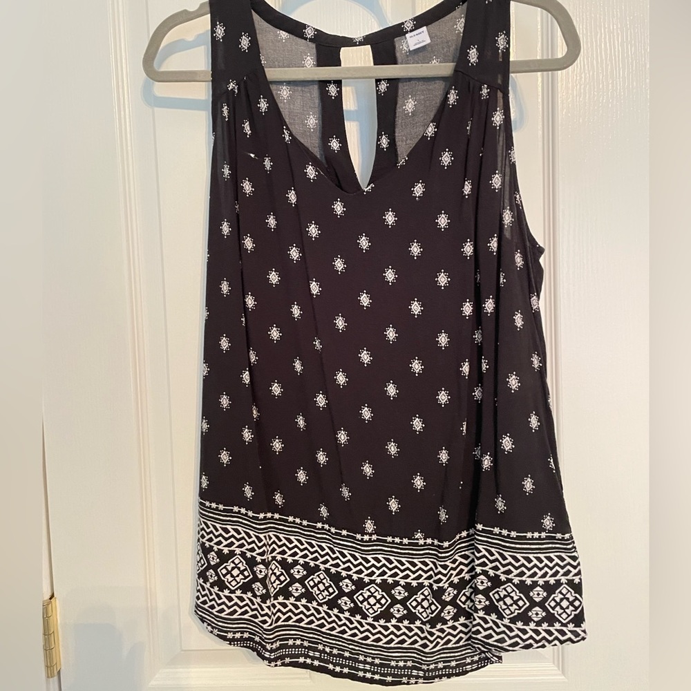 Old Navy v neck tank with keyhole back